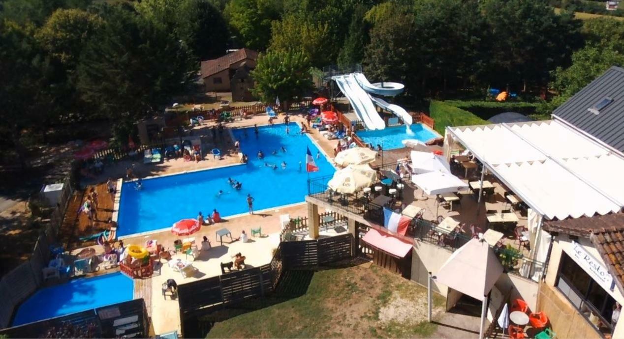 Camping Le Pigeonnier Saint-Crepin-et-Carlucet Ngoại thất bức ảnh